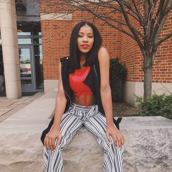 Meet your Posher, Lauren - Picture 1 of 1